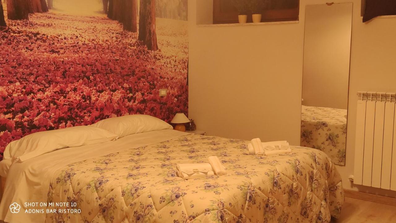 Adonis Hotel Castelvecchio Calvisio Buitenkant foto