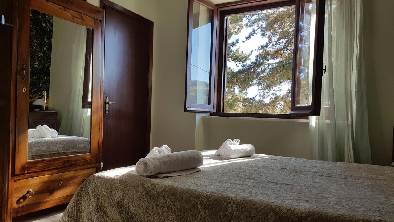Adonis Hotel Castelvecchio Calvisio Buitenkant foto